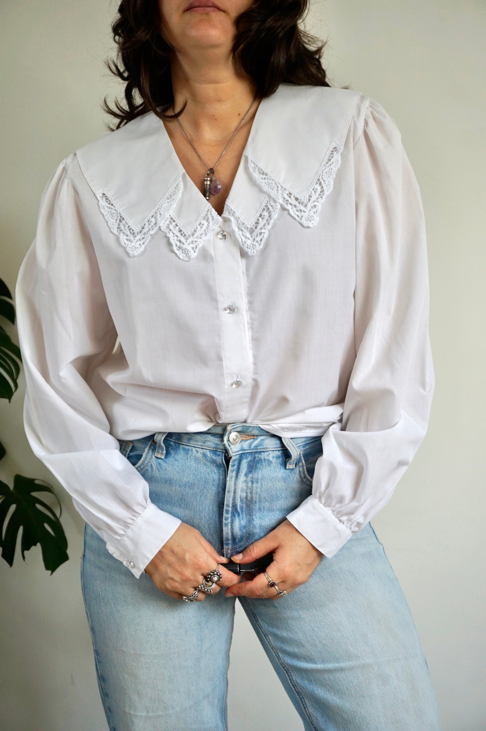 Big Collar Queen - Vintage Blouse - Lace Details - L – Vintess Vintage